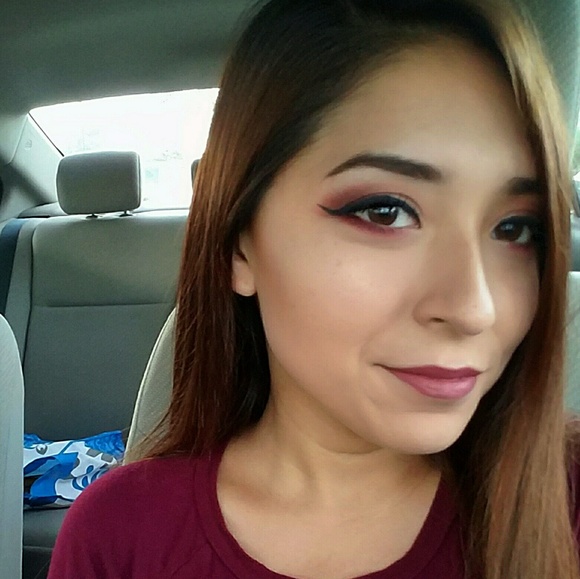 Meet your Posher, Akemi - Picture 1 of 1